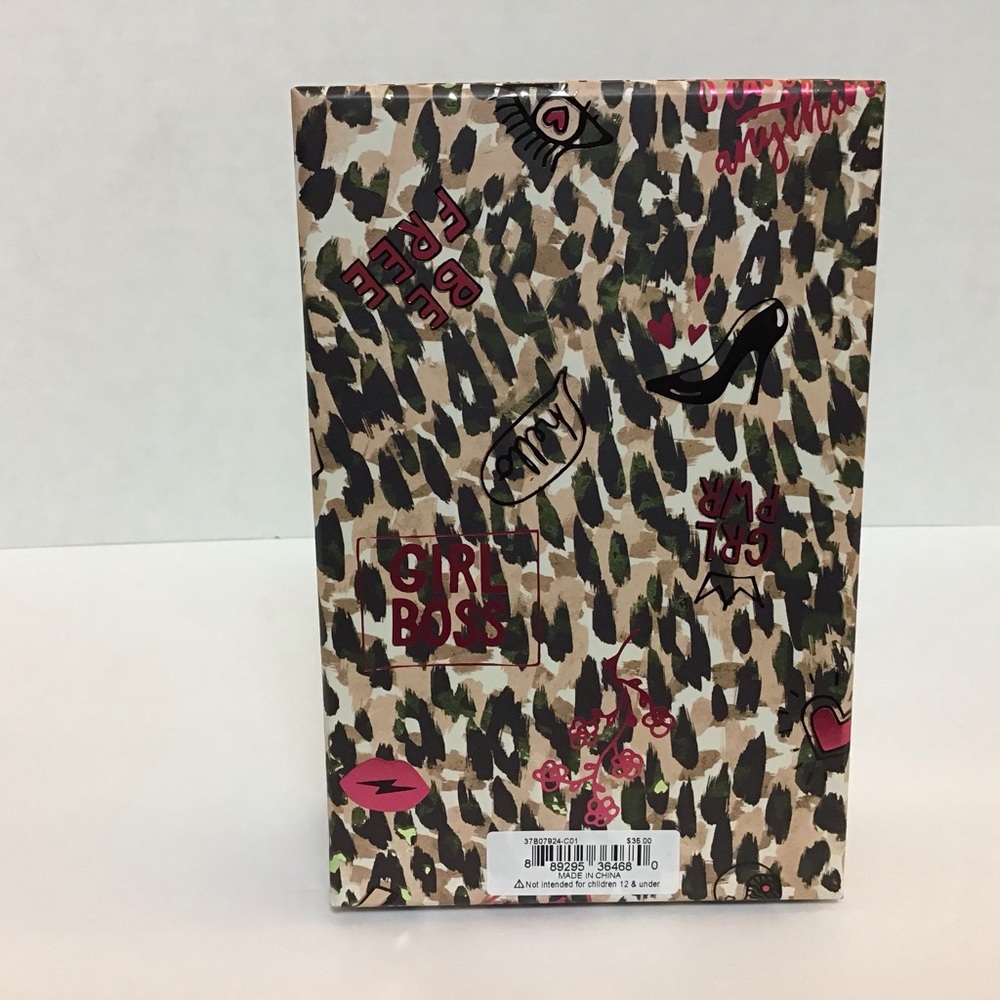 Betsey Johnson: Skull Compact Mirror - Picture 4 of 8